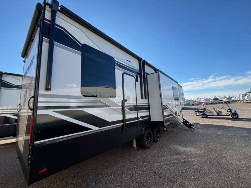 2025 Grand Design 2025 Grand Design Momentum M-Class - thumbnail 6