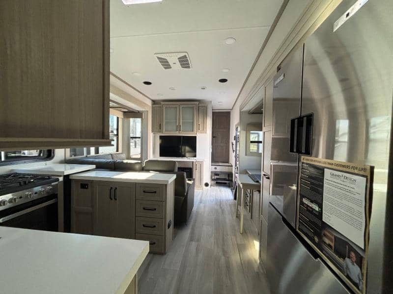 2025 Grand Design 2025 Grand Design Momentum M-Class - thumbnail 16