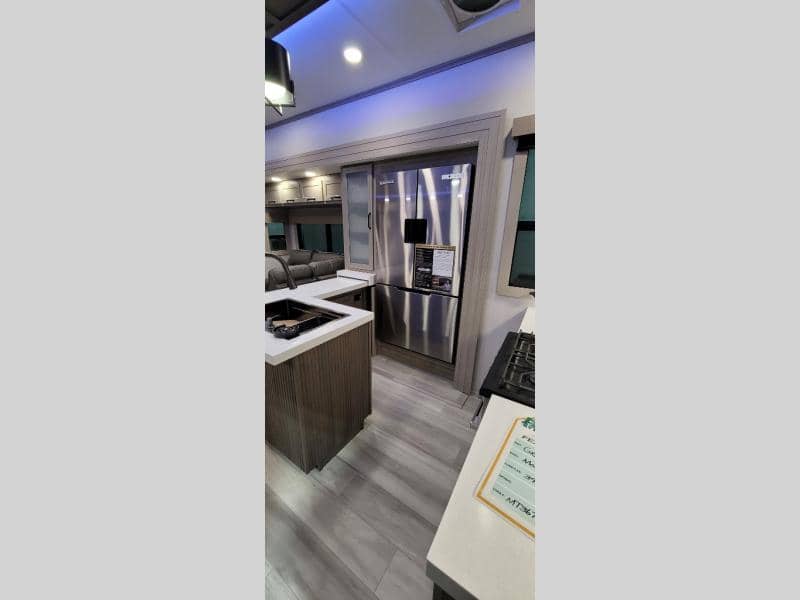 2025 Grand Design 2025 Grand Design Momentum M-Class - thumbnail 4