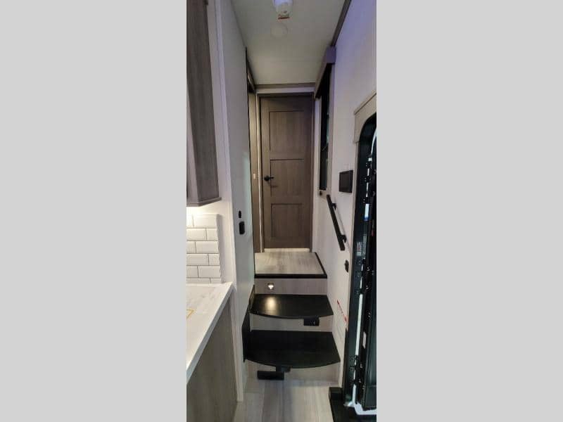 2025 Grand Design 2025 Grand Design Momentum M-Class - thumbnail 14