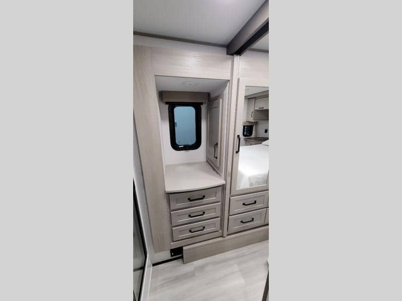 2025 Grand Design 2025 Grand Design Momentum M-Class - thumbnail 27