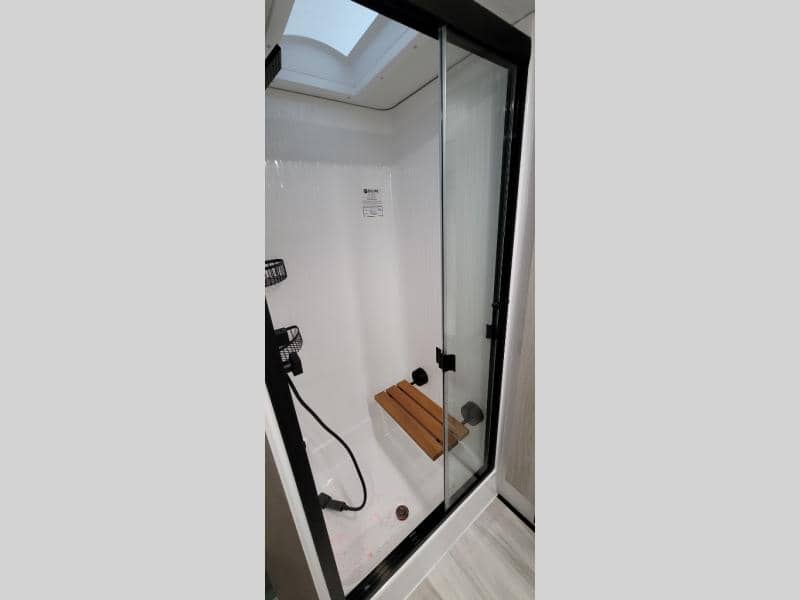 2025 Grand Design 2025 Grand Design Momentum M-Class - thumbnail 28