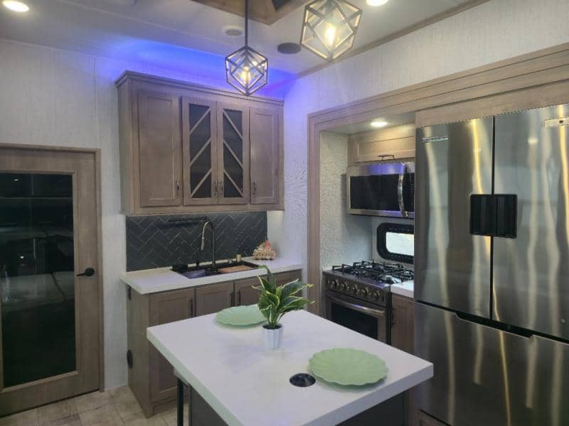 2024 Grand Design 2024 Grand Design Momentum - thumbnail 12