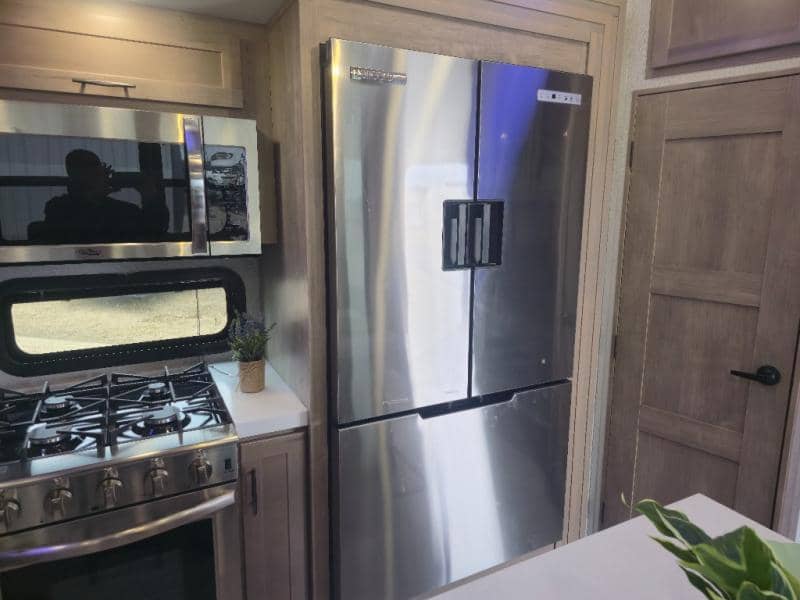 2024 Grand Design 2024 Grand Design Momentum - thumbnail 16