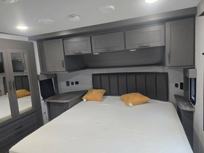 2024 Grand Design 2024 Grand Design Momentum - thumbnail 27