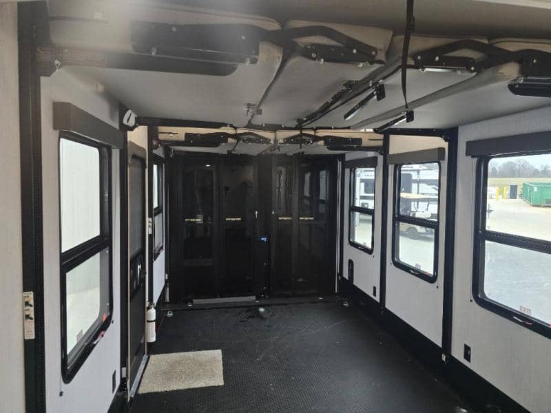 2024 Grand Design 2024 Grand Design Momentum - thumbnail 30