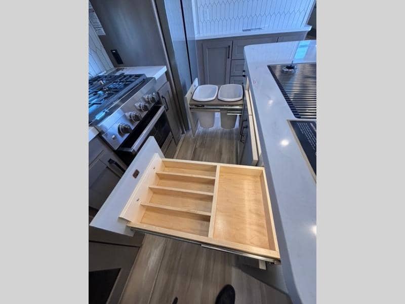 2025 Grand Design 2025 Grand Design Reflection - thumbnail 11