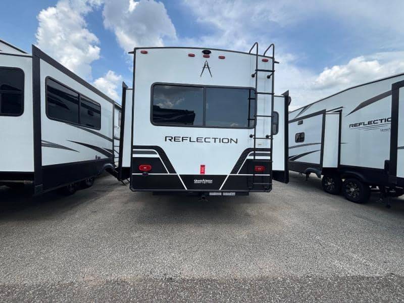 2026 Grand Design 2026 Grand Design Reflection - thumbnail 3