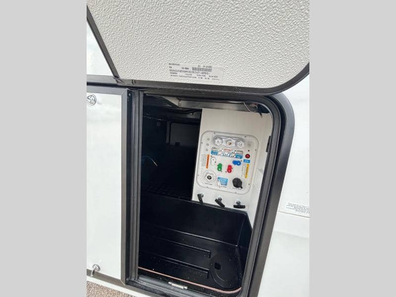 2026 Grand Design 2026 Grand Design Reflection - thumbnail 6