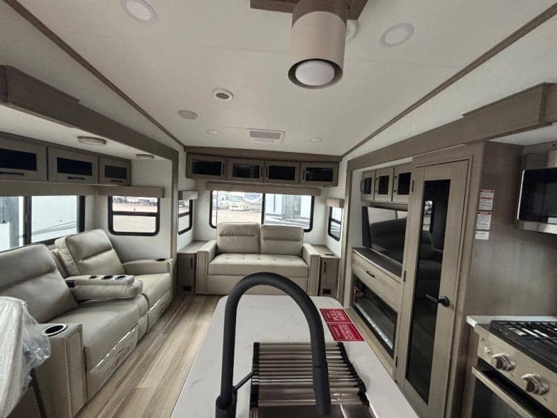 2026 Grand Design 2026 Grand Design Reflection - thumbnail 11