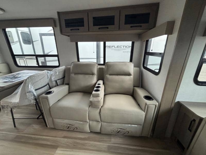 2026 Grand Design 2026 Grand Design Reflection - thumbnail 13