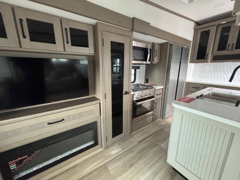 2026 Grand Design 2026 Grand Design Reflection - thumbnail 16