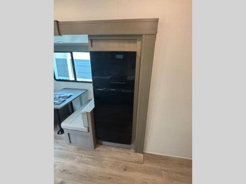 2026 Grand Design 2026 Grand Design Reflection 100 Series - thumbnail 9