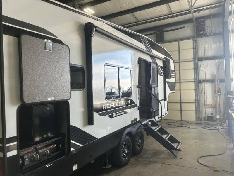 2026 Grand Design 2026 Grand Design Reflection 150 Series - thumbnail 3