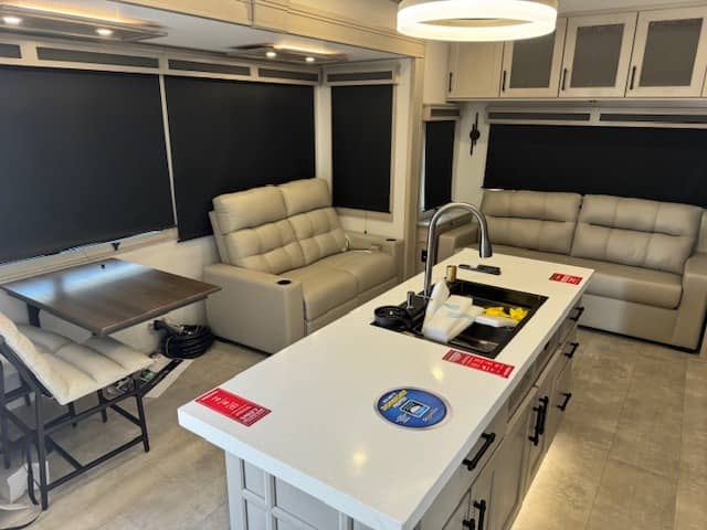 2026 Grand Design 2026 Grand Design Solitude - thumbnail 7