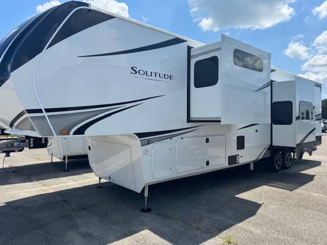 2026 Grand Design 2026 Grand Design Solitude - thumbnail 1