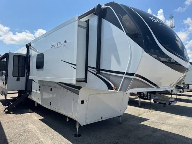 2026 Grand Design 2026 Grand Design Solitude - thumbnail 4
