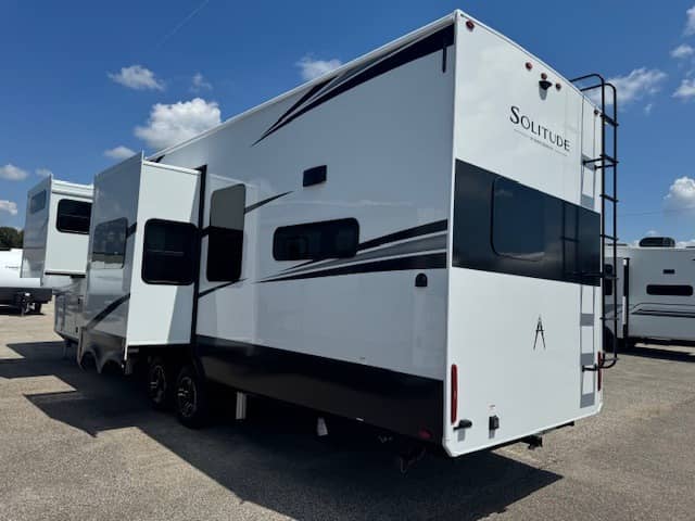 2026 Grand Design 2026 Grand Design Solitude - thumbnail 6