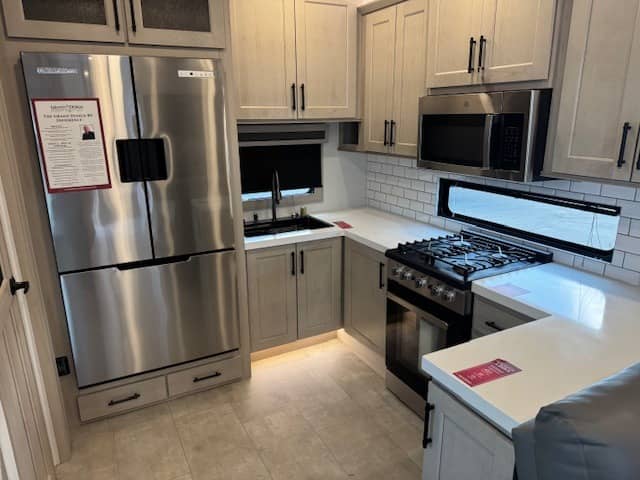 2026 Grand Design 2026 Grand Design Solitude - thumbnail 8