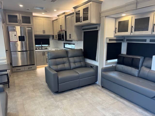 2026 Grand Design 2026 Grand Design Solitude - thumbnail 11