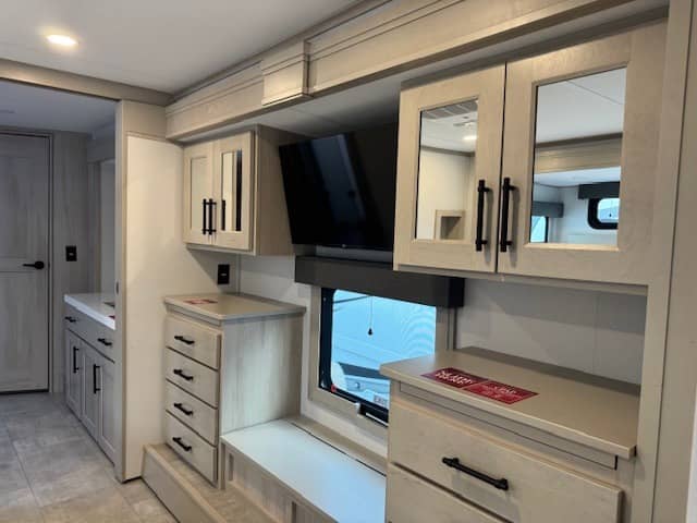 2026 Grand Design 2026 Grand Design Solitude - thumbnail 13