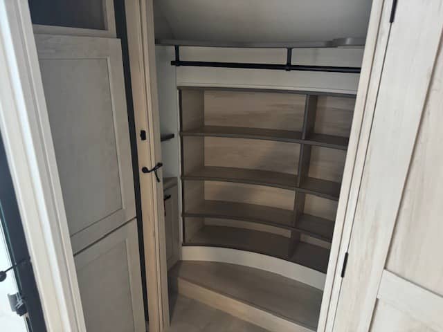 2026 Grand Design 2026 Grand Design Solitude - thumbnail 19