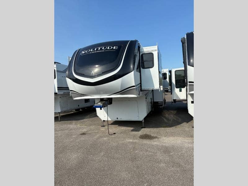 2026 Grand Design 2026 Grand Design Solitude - thumbnail 3