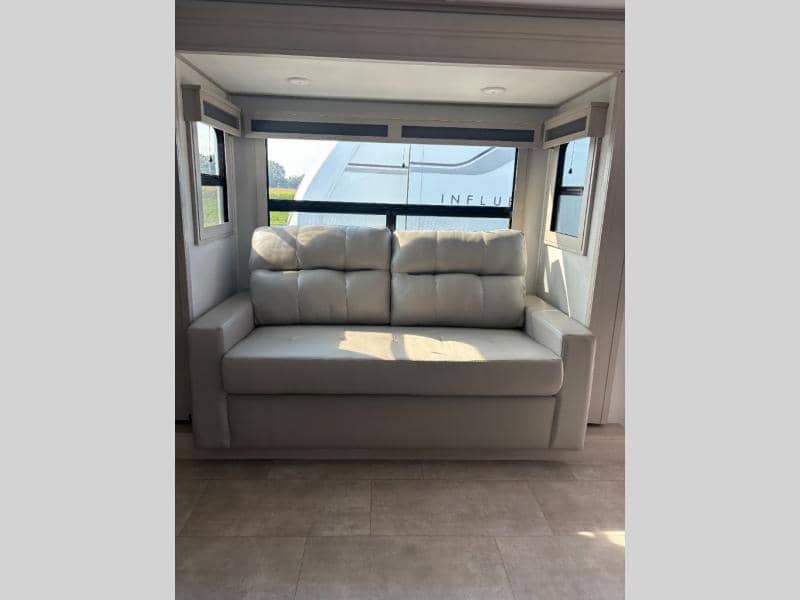 2026 Grand Design 2026 Grand Design Solitude - thumbnail 4