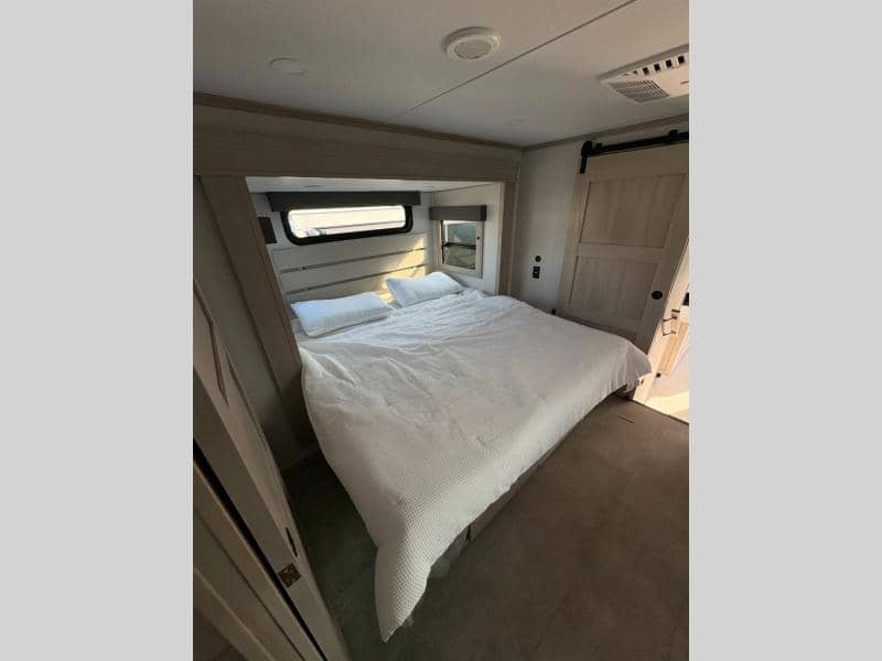 2026 Grand Design 2026 Grand Design Solitude - thumbnail 13