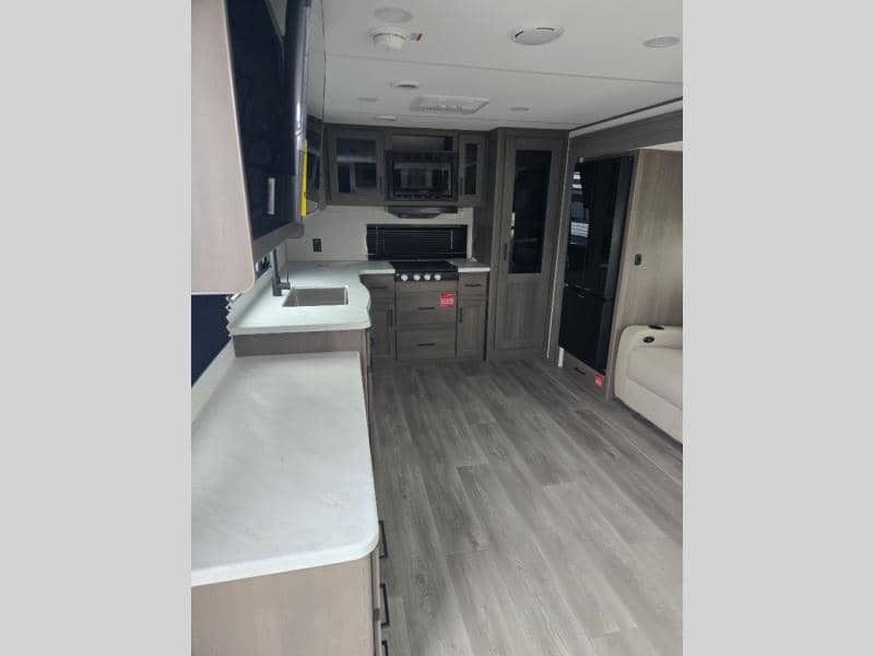 2026 Grand Design 2026 Grand Design Transcend - thumbnail 16