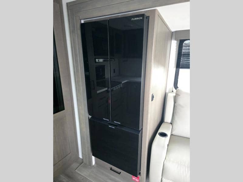 2026 Grand Design 2026 Grand Design Transcend - thumbnail 24