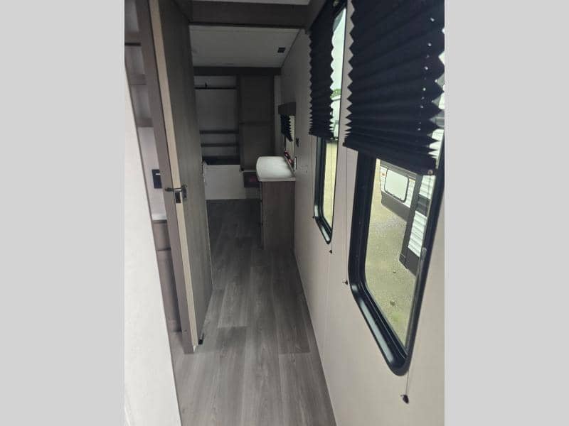 2026 Grand Design 2026 Grand Design Transcend - thumbnail 26