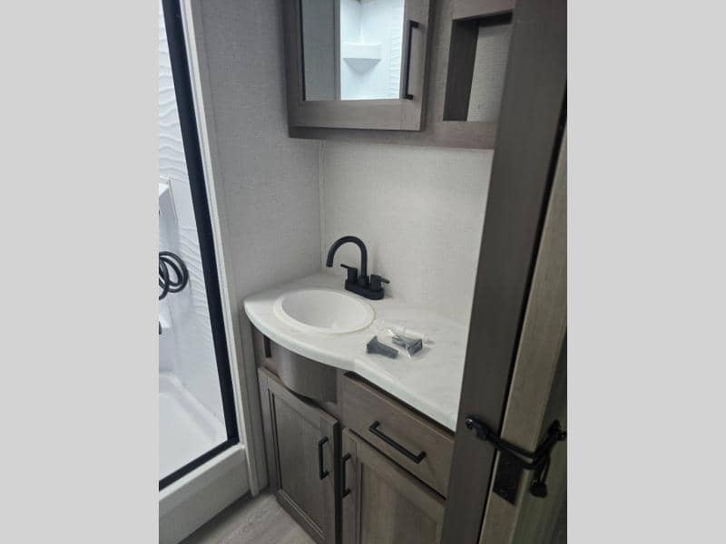 2026 Grand Design 2026 Grand Design Transcend - thumbnail 27