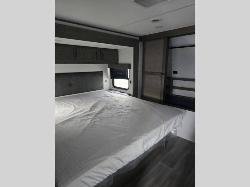 2026 Grand Design 2026 Grand Design Transcend - thumbnail 33