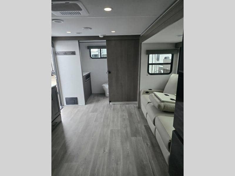 2026 Grand Design 2026 Grand Design Transcend - thumbnail 13