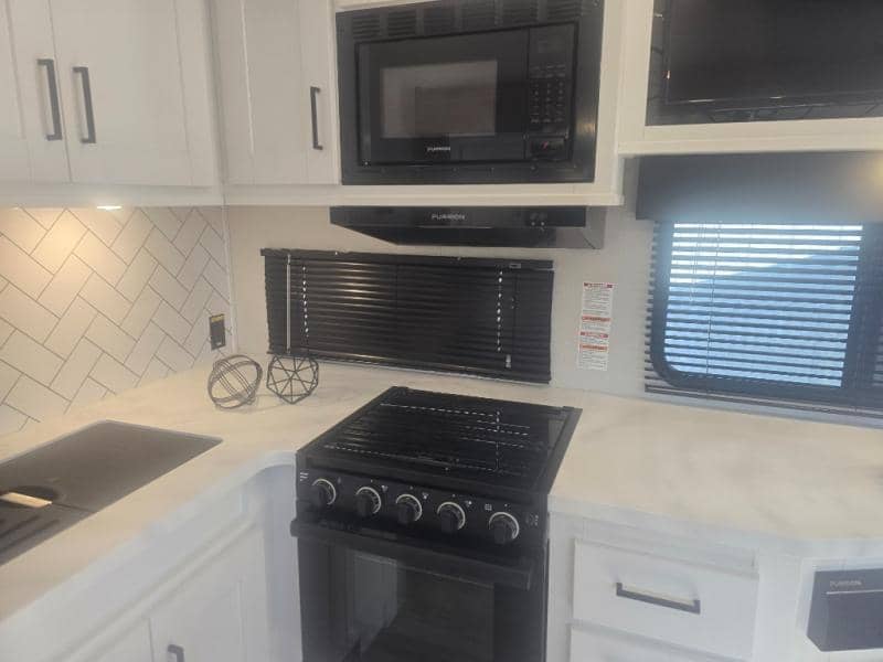 2023 Keystone RV 2023 Keystone RV Arcadia - thumbnail 11