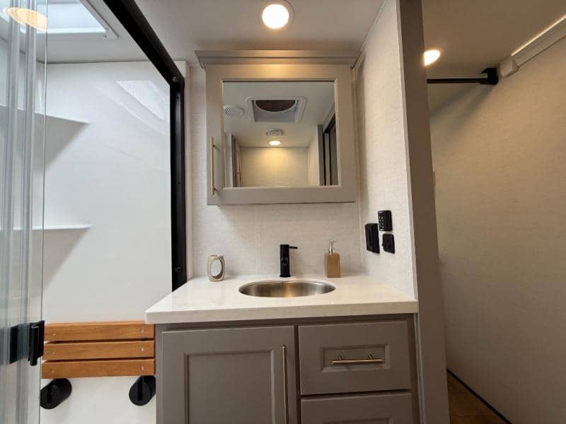 2026 Alliance RV 2026 Alliance RV Paradigm - thumbnail 30