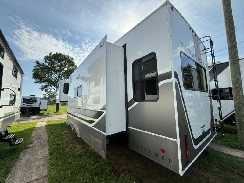 2026 Alliance RV 2026 Alliance RV Paradigm - thumbnail 42