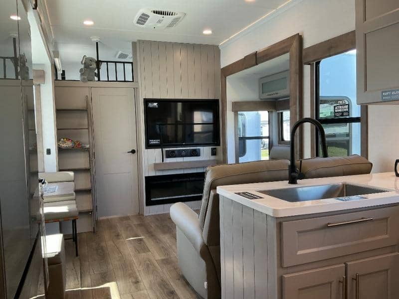 2026 Alliance RV 2026 Alliance RV Paradigm - thumbnail 5