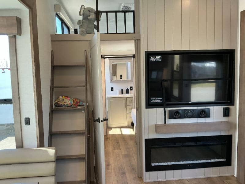 2026 Alliance RV 2026 Alliance RV Paradigm - thumbnail 17