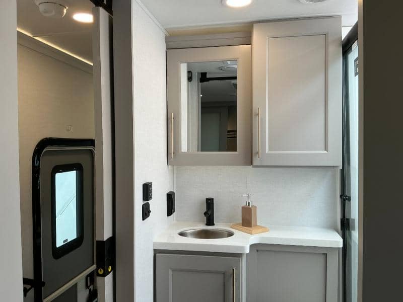 2026 Alliance RV 2026 Alliance RV Paradigm - thumbnail 28