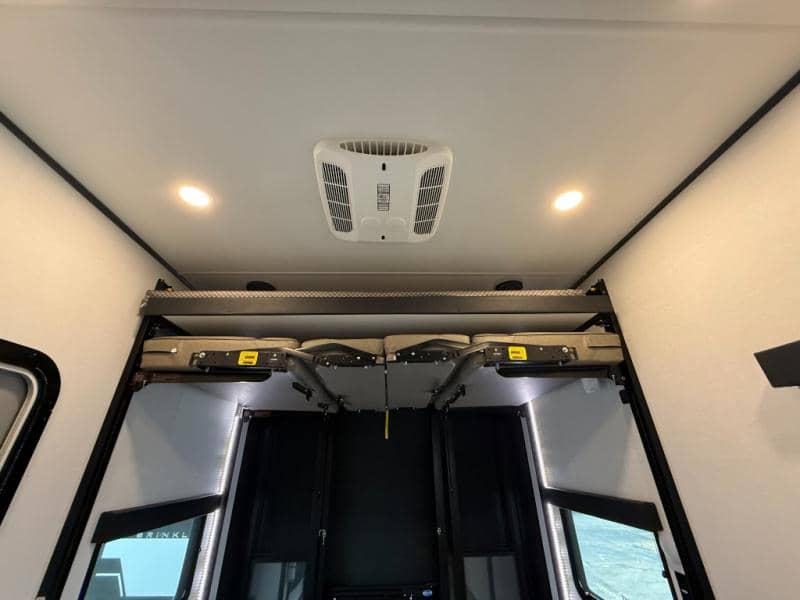 2025 Alliance RV 2025 Alliance RV Valor - thumbnail 20