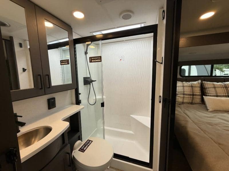 2025 Alliance RV 2025 Alliance RV Valor - thumbnail 23