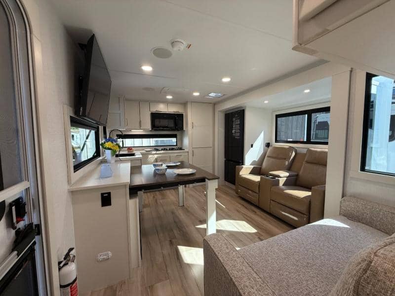 2026 Brinkley RV 2026 Brinkley RV Model IX - thumbnail 5