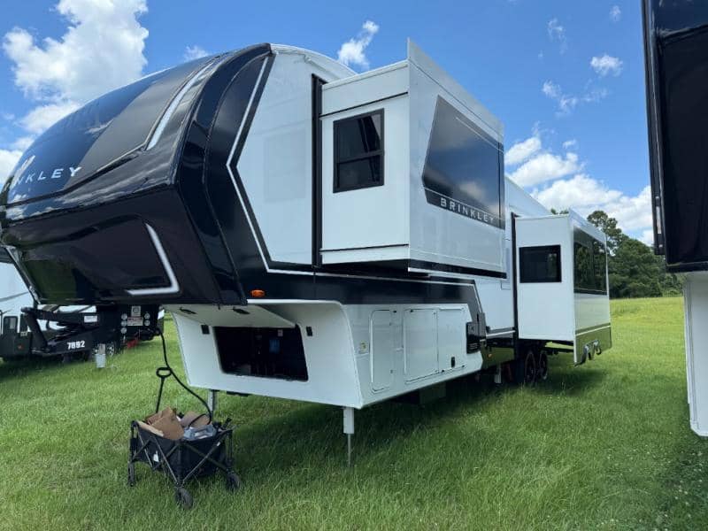 2026 Brinkley RV 2026 Brinkley RV Model Z - thumbnail 4