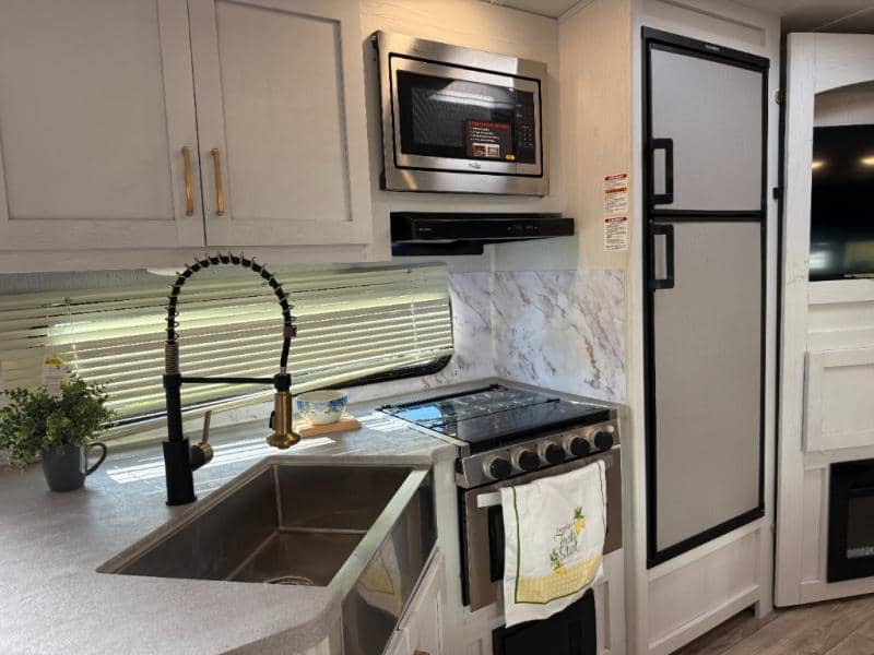 2023 Dutchmen 2023 Dutchmen Astoria - thumbnail 10