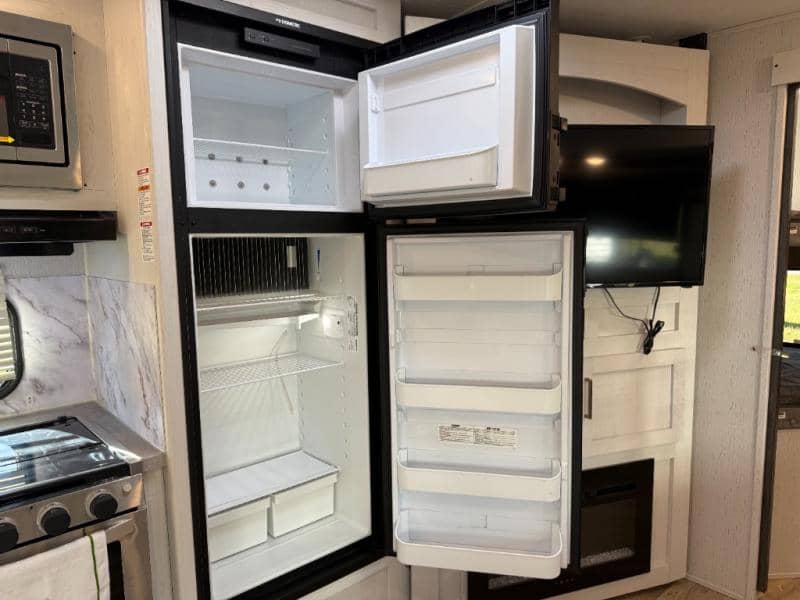 2023 Dutchmen 2023 Dutchmen Astoria - thumbnail 11