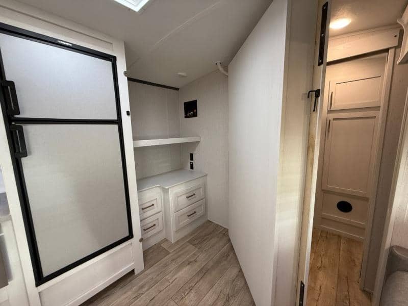 2023 Dutchmen 2023 Dutchmen Astoria - thumbnail 23