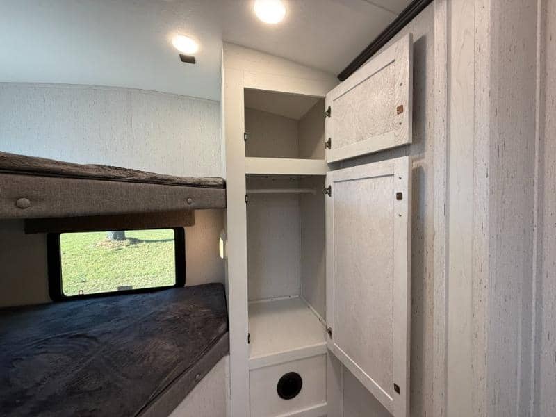 2023 Dutchmen 2023 Dutchmen Astoria - thumbnail 28