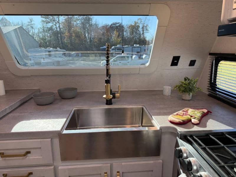 2023 Dutchmen 2023 Dutchmen Astoria - thumbnail 18